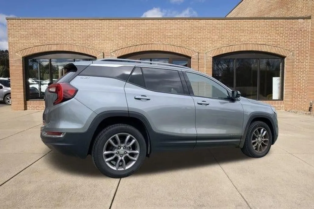 2024 Gmc Terrain SLT photo 1