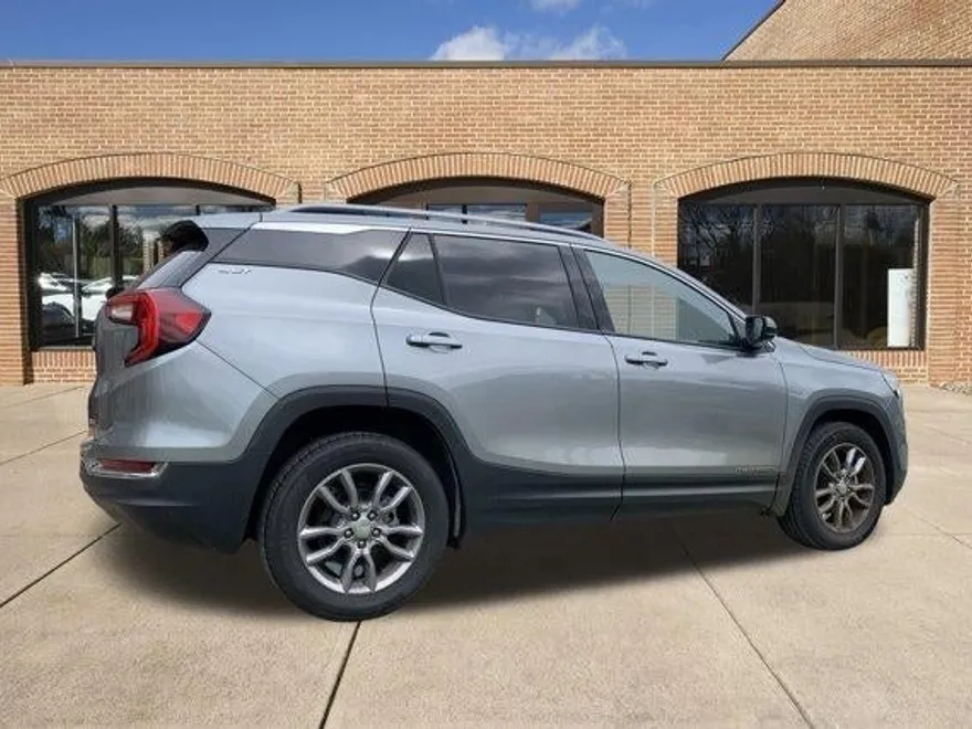 2024 Gmc Terrain SLT photo 1