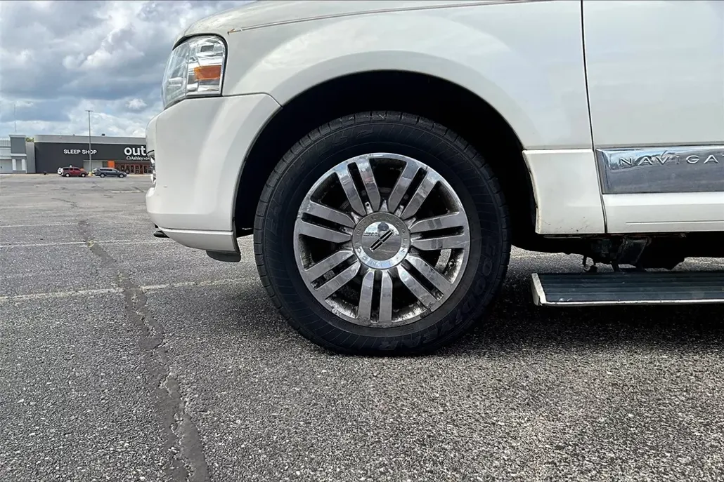 2007 Lincoln Navigator Ultimate photo 1