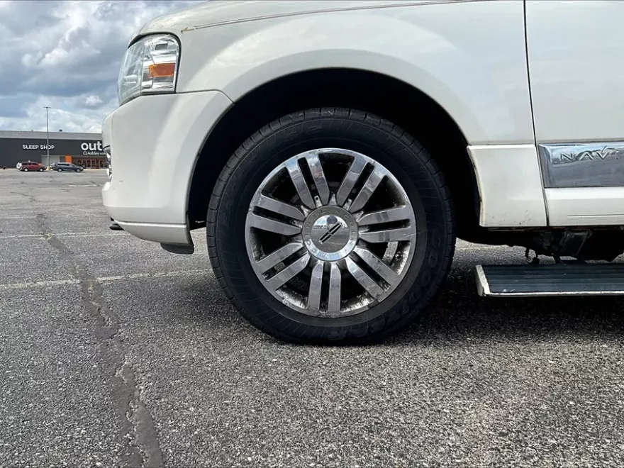 2007 Lincoln Navigator Ultimate photo 1