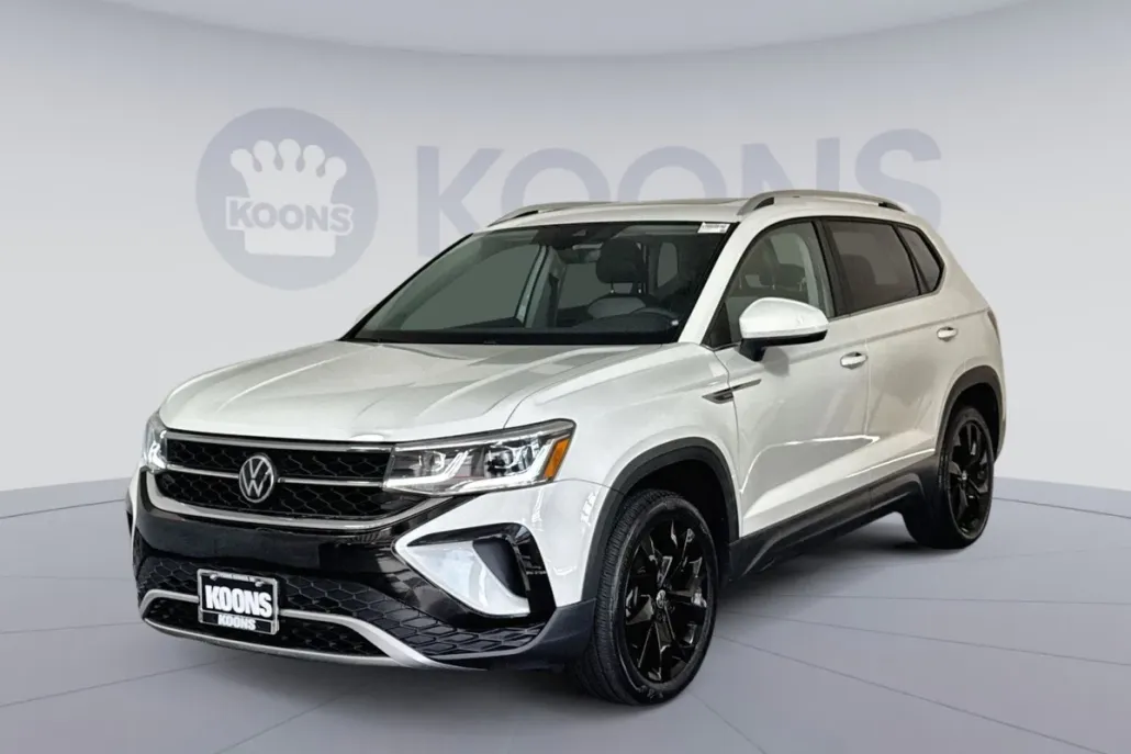 2022 Volkswagen Taos SEL photo 1
