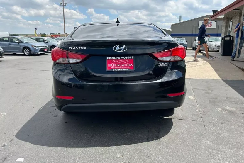 2016 Hyundai Elantra SE photo 1
