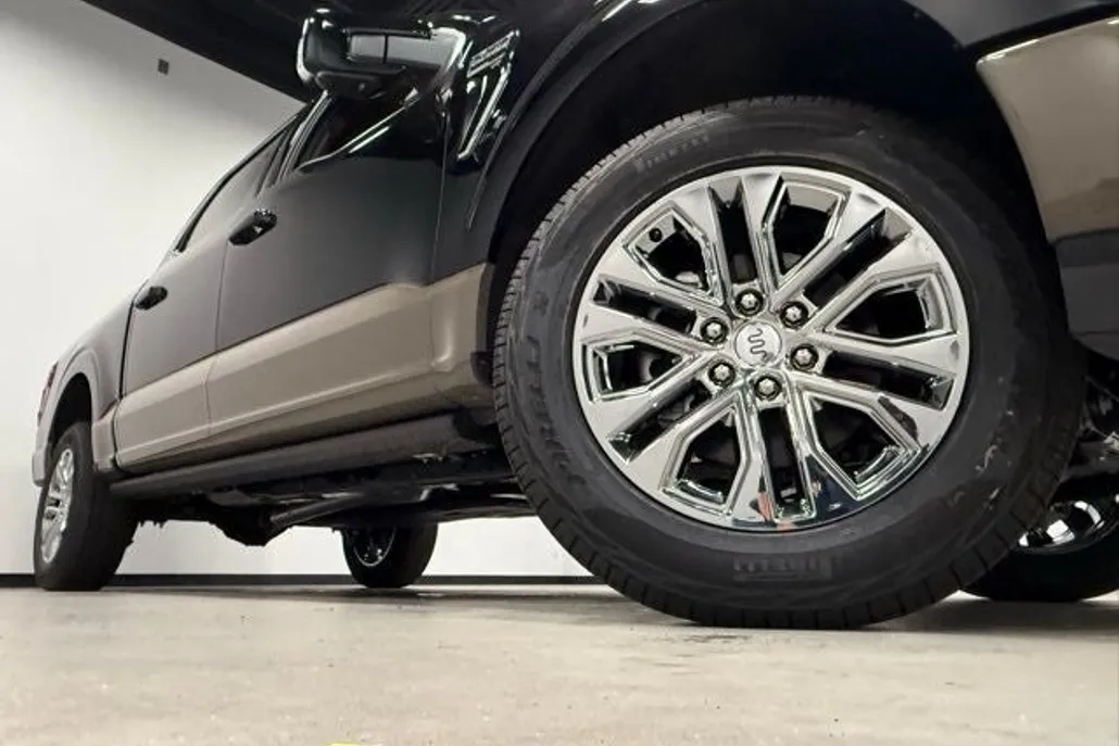 2025 Ford F-150 King Ranch FX4 photo 1