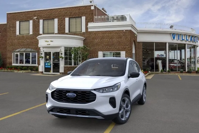 2025 Ford Escape ST-Line photo 1