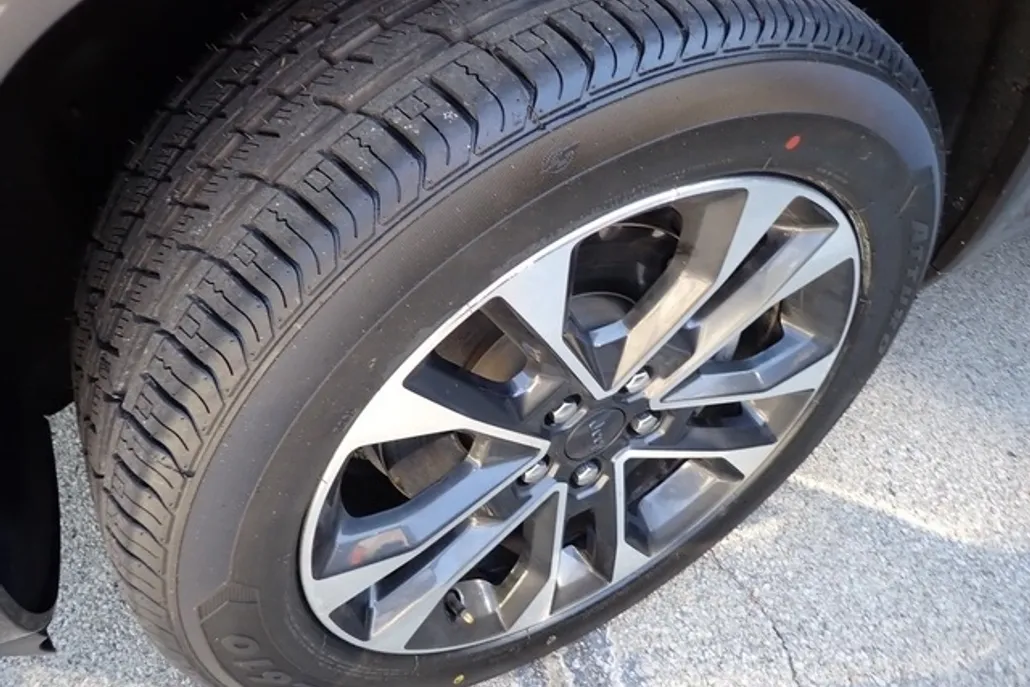 2022 Jeep Grand Cherokee Overland photo 1