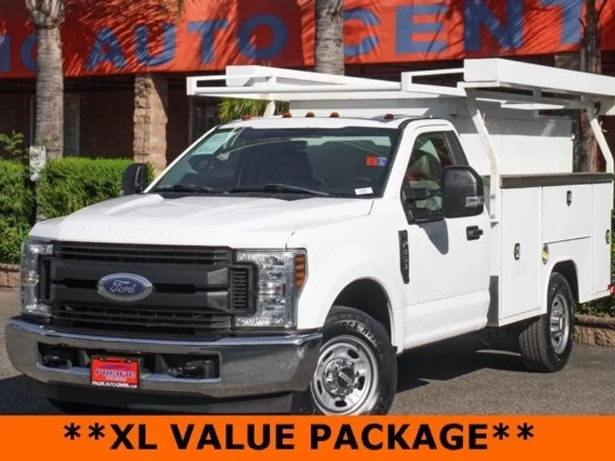 2018 Ford F-350 XL photo 1
