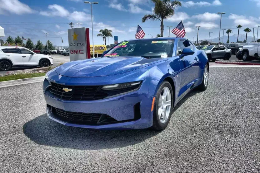 2022 Chevrolet Camaro 2LT photo 1