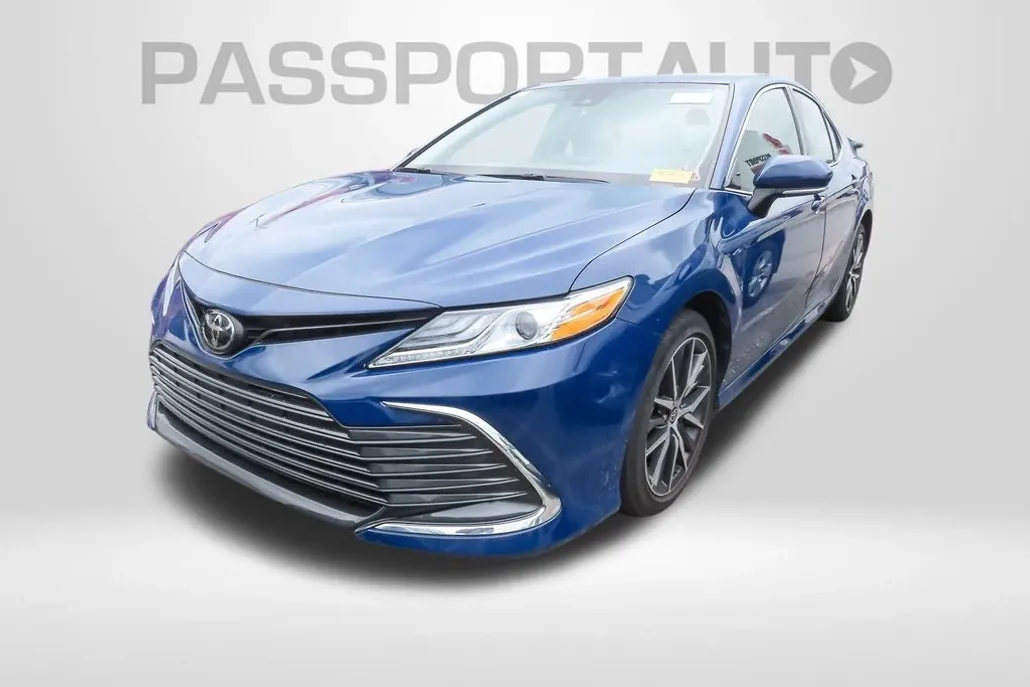 2023 Toyota Camry XLE photo 1