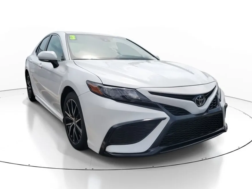 2023 Toyota Camry SE photo 1