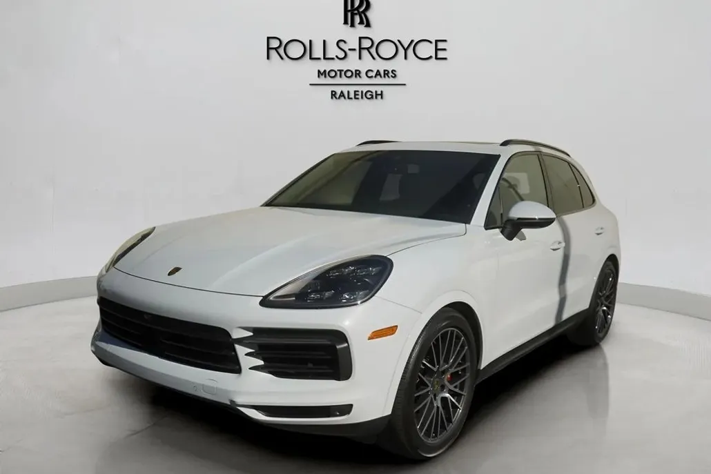 2022 Porsche Cayenne S photo 1