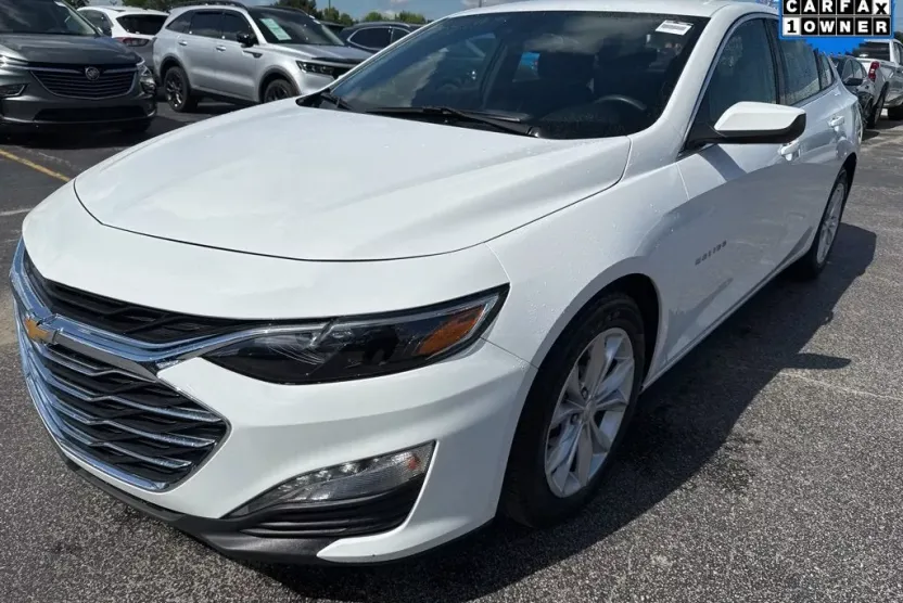 2025 Chevrolet Malibu 1LT photo 1
