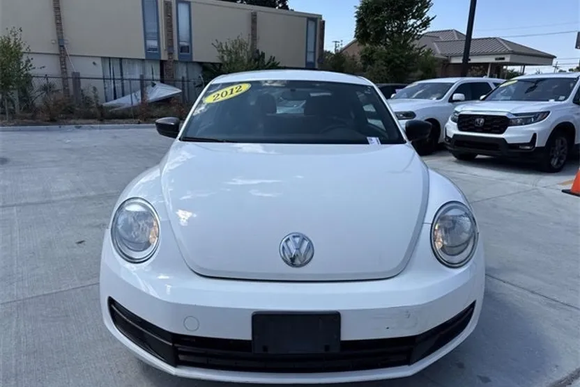 2012 Volkswagen Beetle Base photo 1