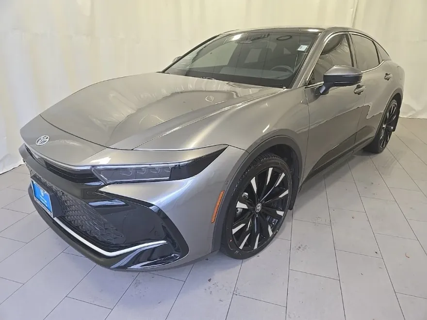 2023 Toyota Crown Platinum photo 1