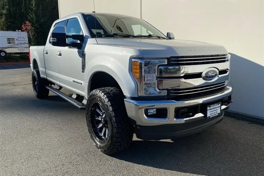 2017 Ford F-350 Lariat photo 1