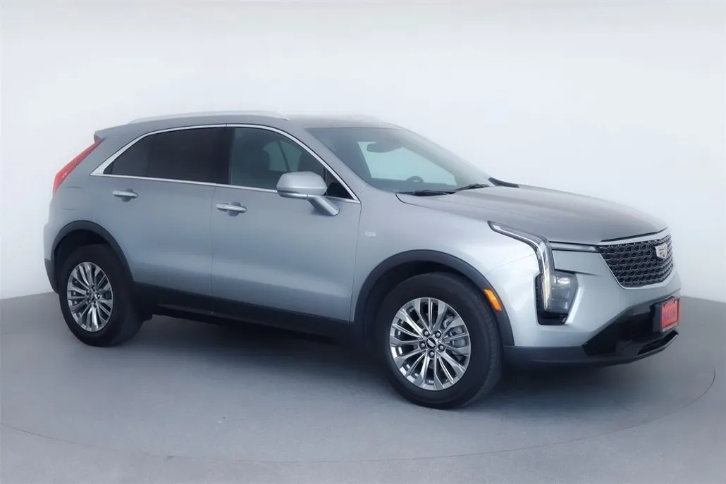 2024 Cadillac XT4 Premium Luxury photo 1