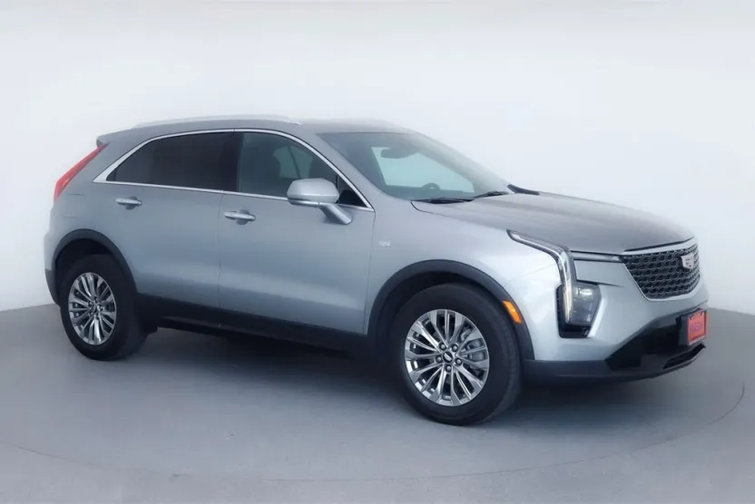 2024 Cadillac XT4 Premium Luxury photo 1