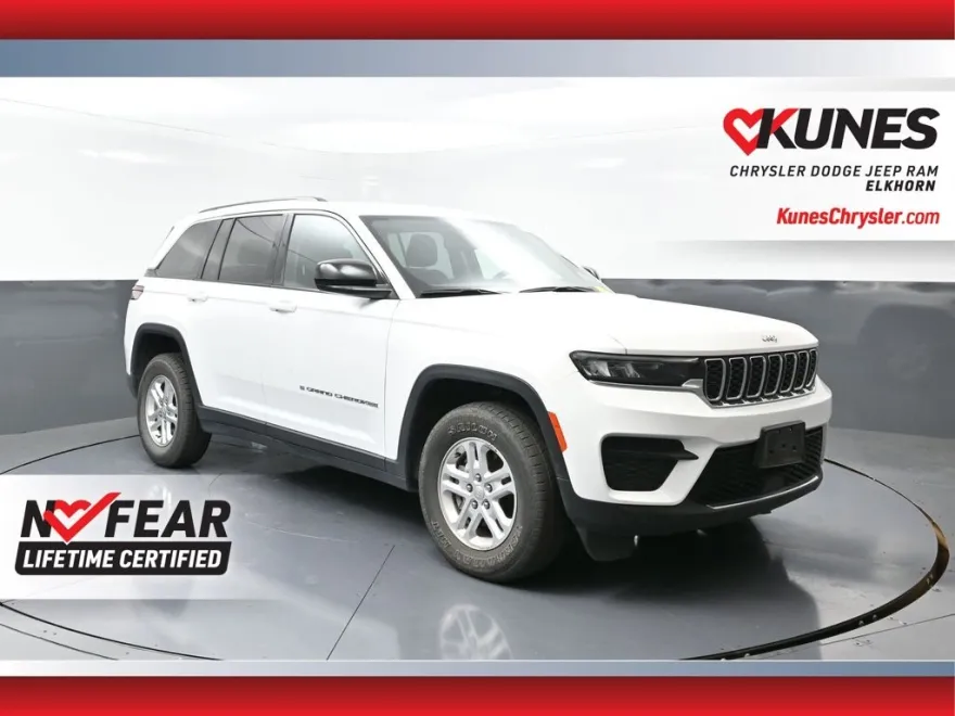 2023 Jeep Grand Cherokee Laredo photo 1