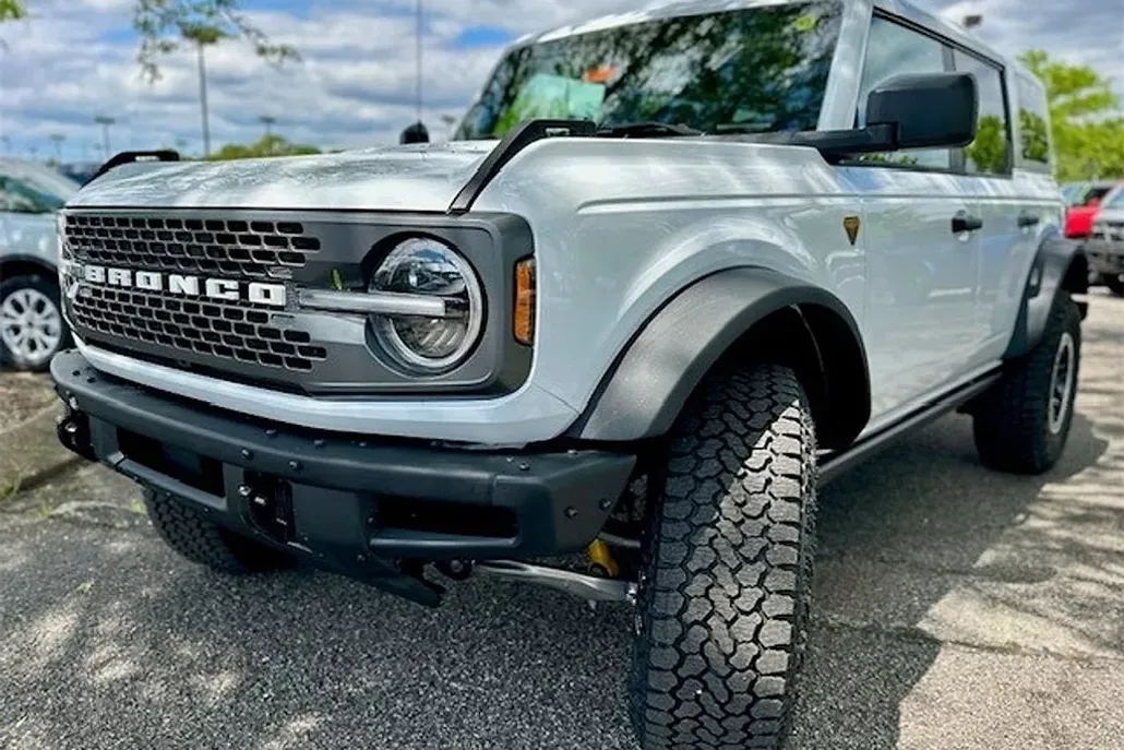 2025 Ford Bronco Badlands photo 1