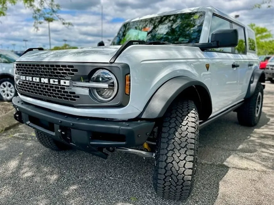 2025 Ford Bronco Badlands photo 1