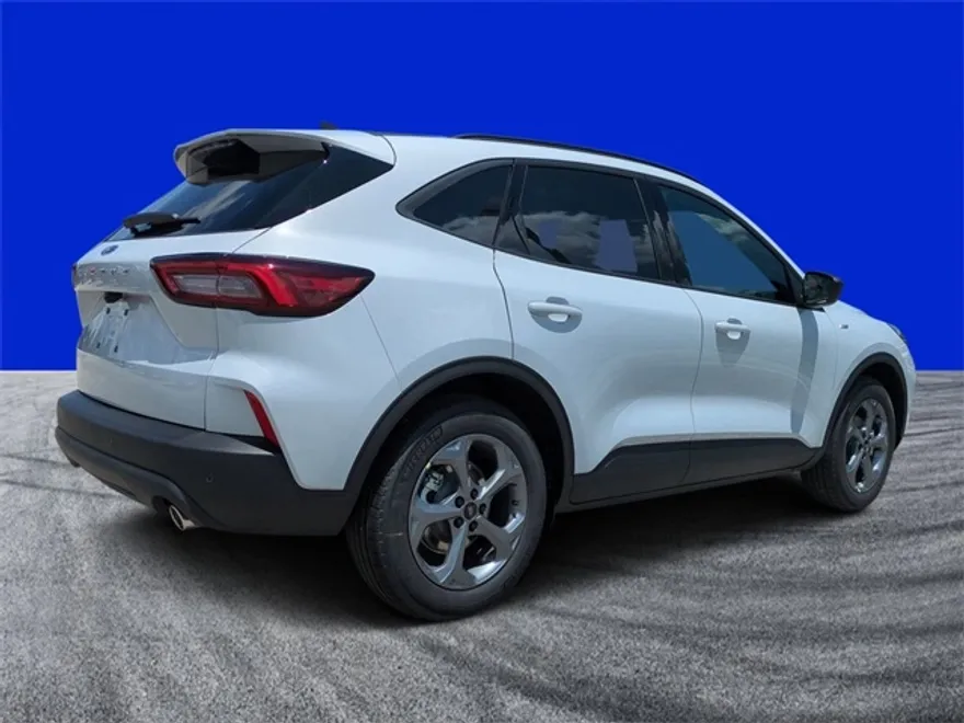 2025 Ford Escape ST-Line photo 1