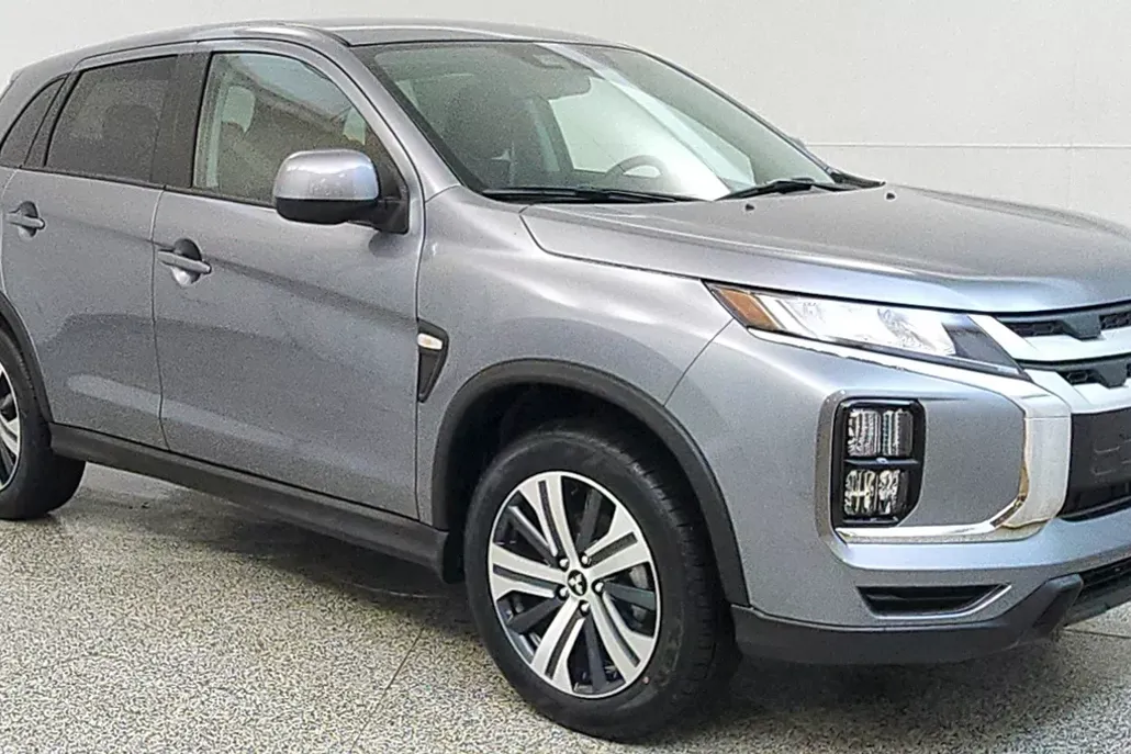 2025 Mitsubishi Outlander Sport ES photo 1