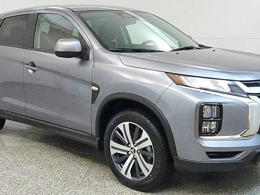 2025 Mitsubishi Outlander Sport ES photo 1