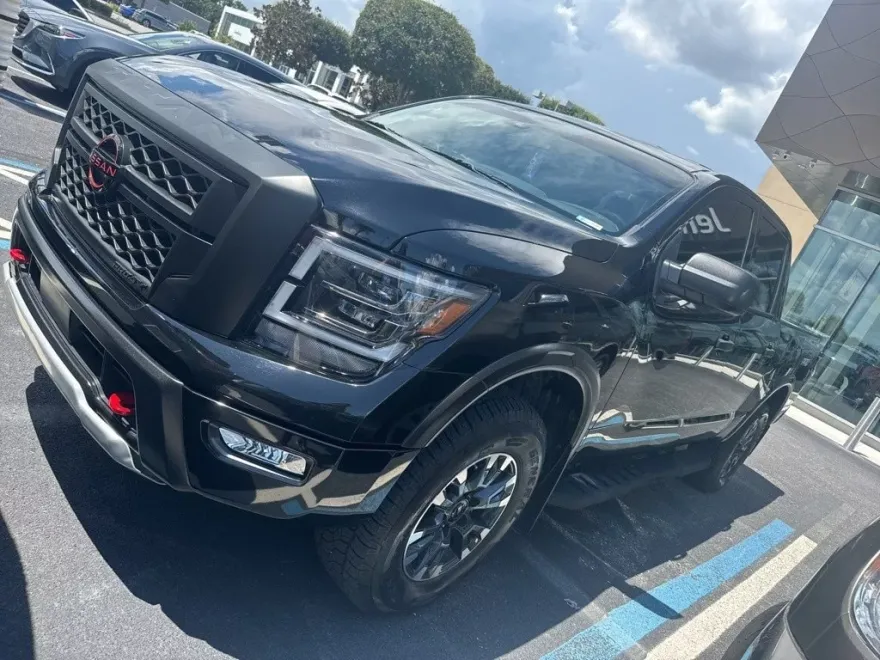 2024 Nissan Titan PRO-4X photo 1