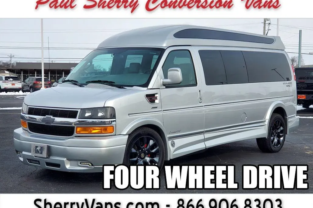2023 Chevrolet Express Cargo photo 1