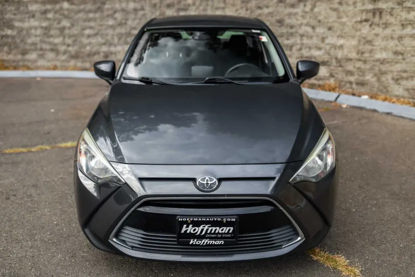 2017 Toyota Yaris iA Base photo 1