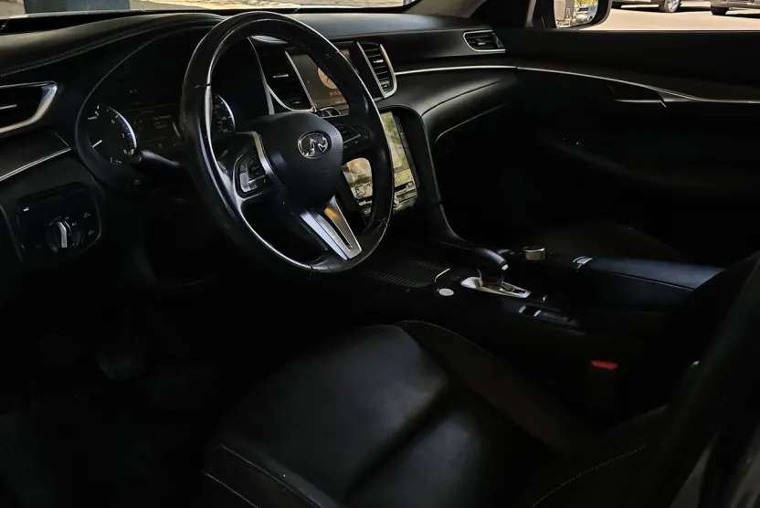 2019 Infiniti QX50 PURE photo 1