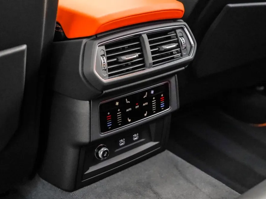2022 Lamborghini Urus photo 21