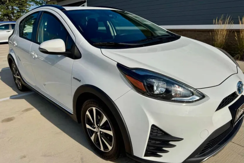 2018 Toyota Prius C Two photo 1