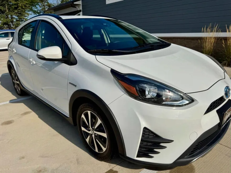 2018 Toyota Prius C Two photo 1