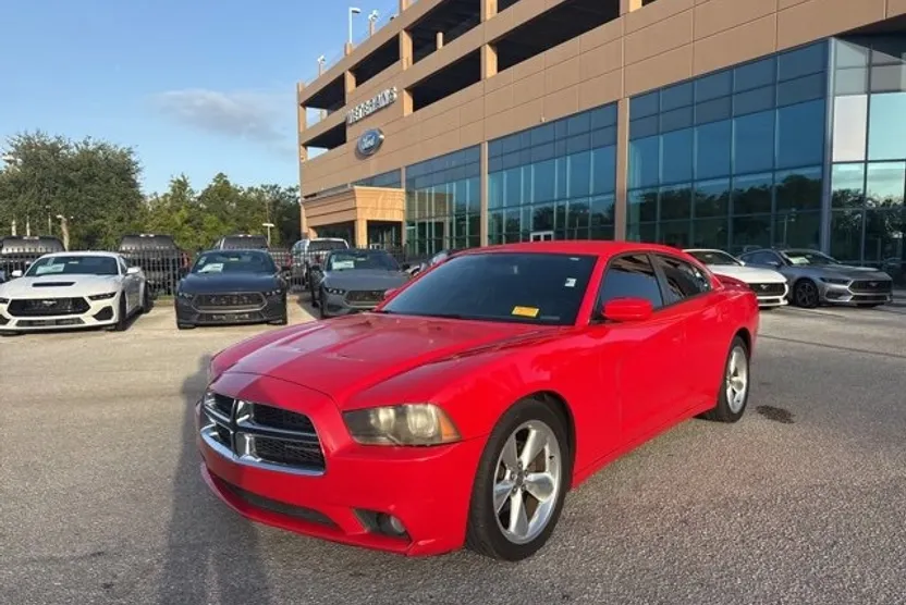 2014 Dodge Charger SXT photo 1