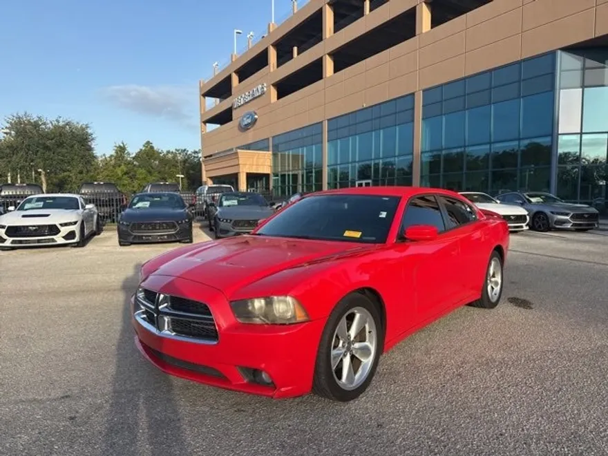 2014 Dodge Charger SXT photo 1