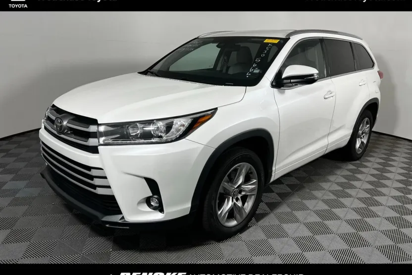 2019 Toyota Highlander Limited photo 1
