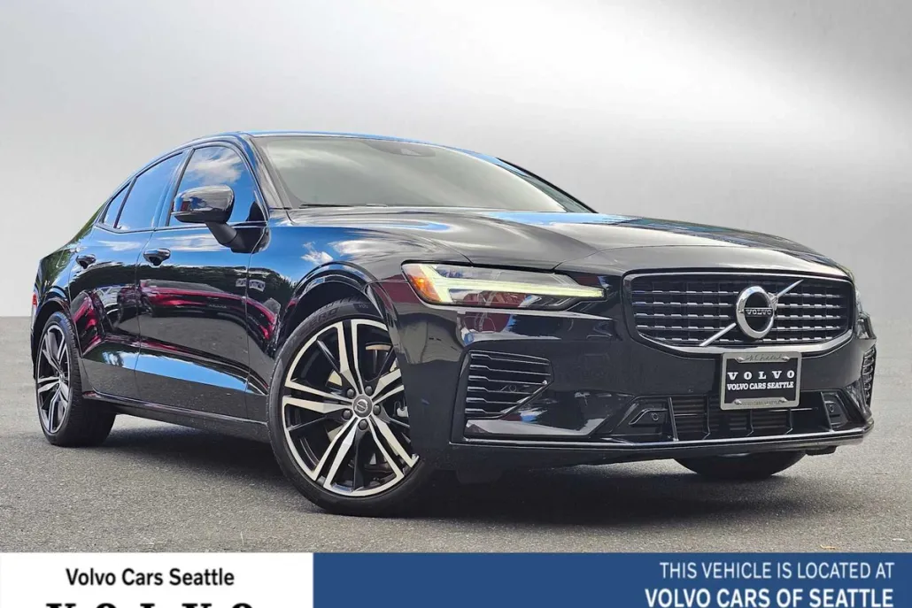 2022 Volvo S60 Recharge T8 R-Design Expression photo 1