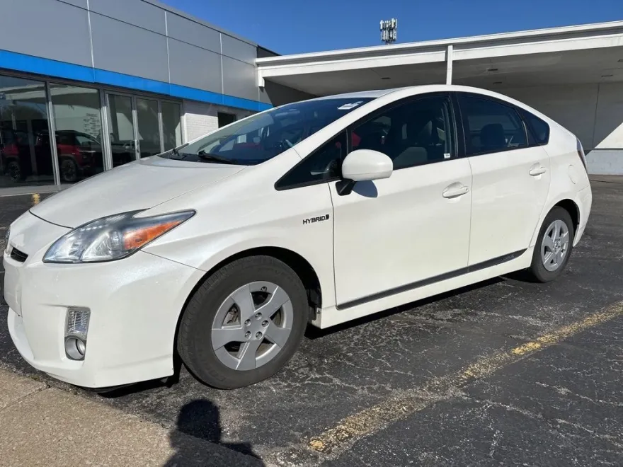 2011 Toyota Prius One photo 1