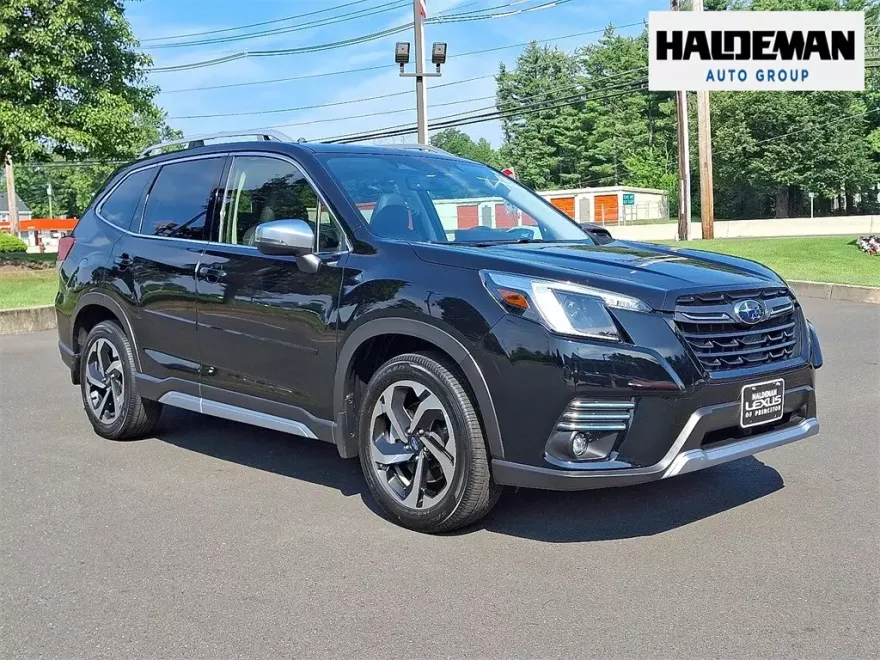2022 Subaru Forester Touring photo 1