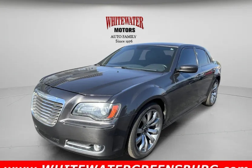 2014 Chrysler 300 photo 1