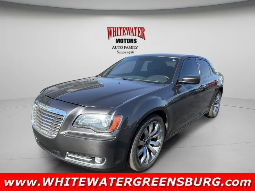 2014 Chrysler 300 photo 1