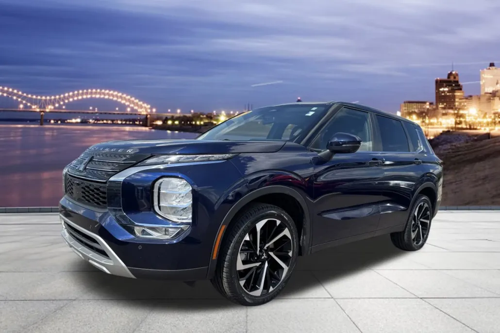 2023 Mitsubishi Outlander SE photo 1