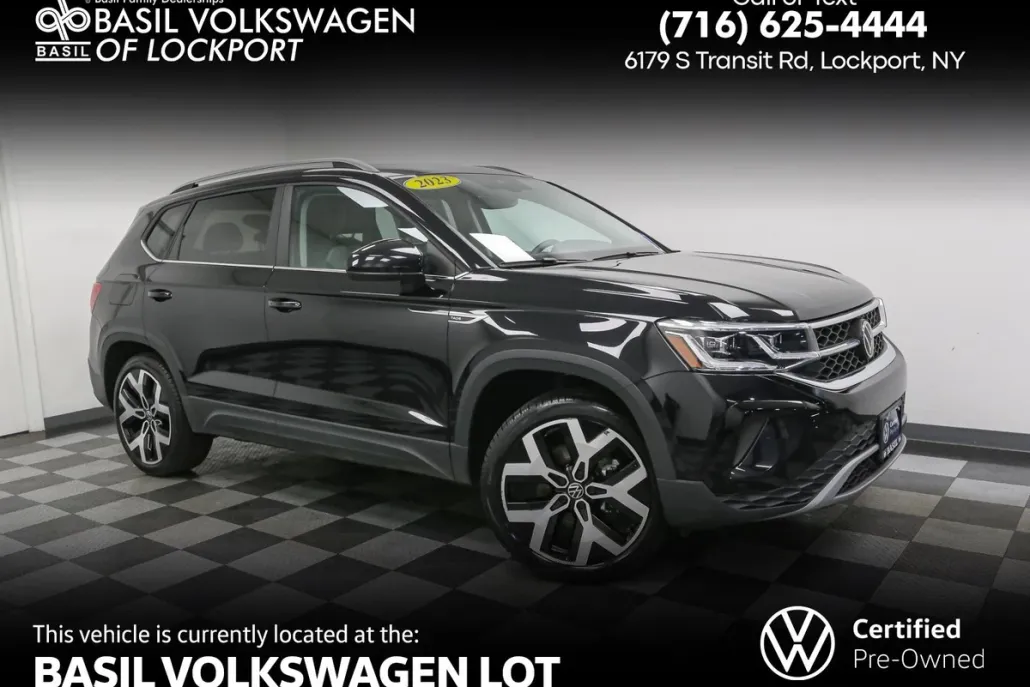 2023 Volkswagen Taos SEL photo 1