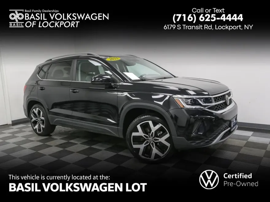 2023 Volkswagen Taos SEL photo 1