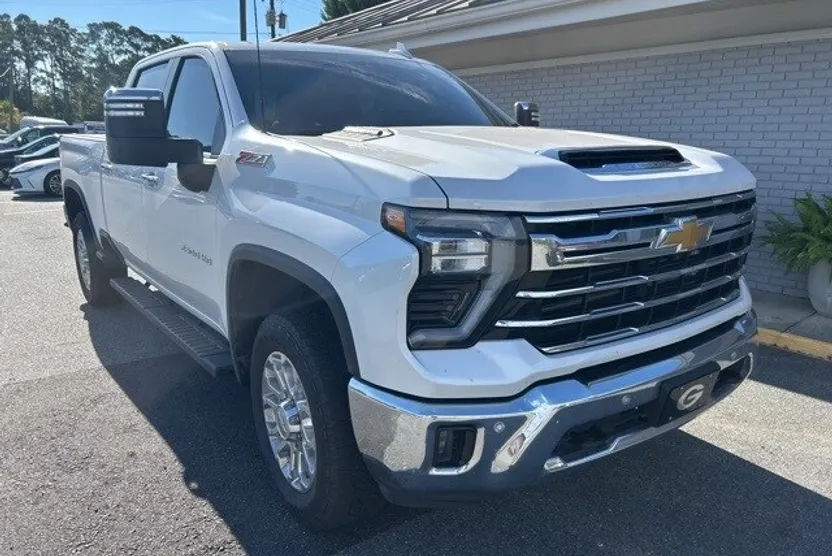 2024 Chevrolet Silverado 2500HD LTZ photo 1