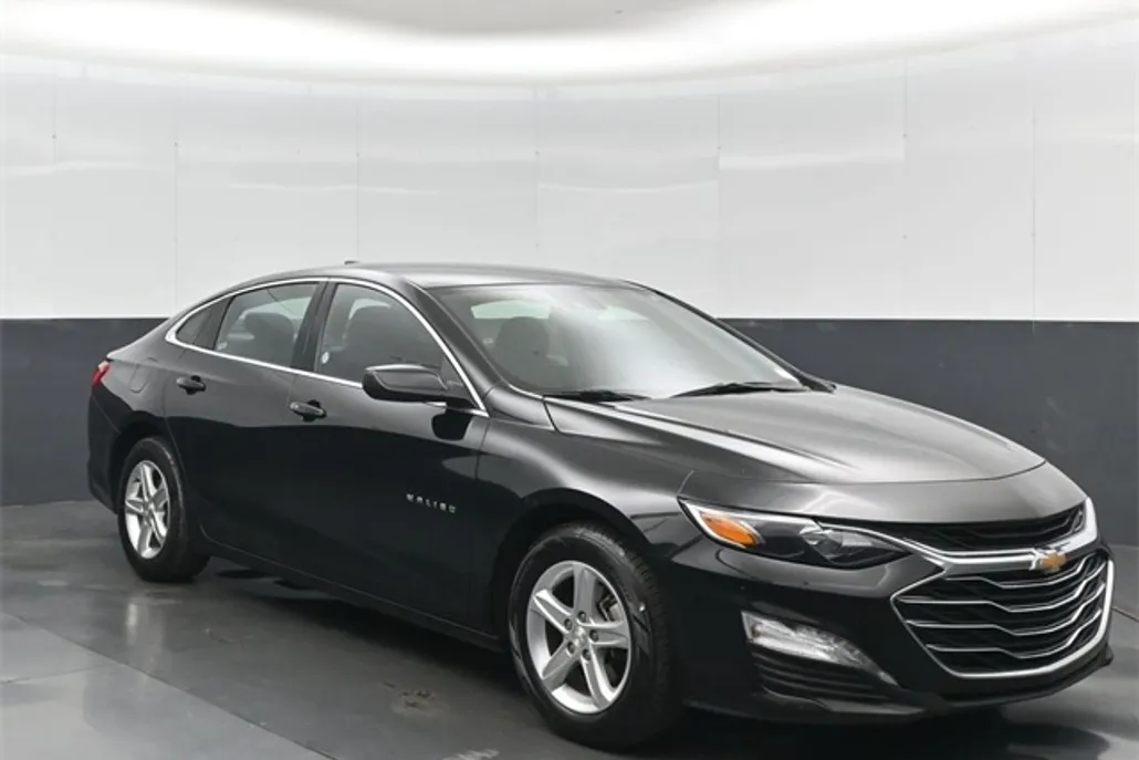 2024 Chevrolet Malibu 1LT photo 1