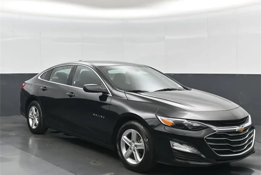 2024 Chevrolet Malibu 1LT photo 1