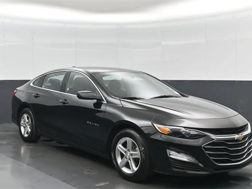 2024 Chevrolet Malibu 1LT photo 1