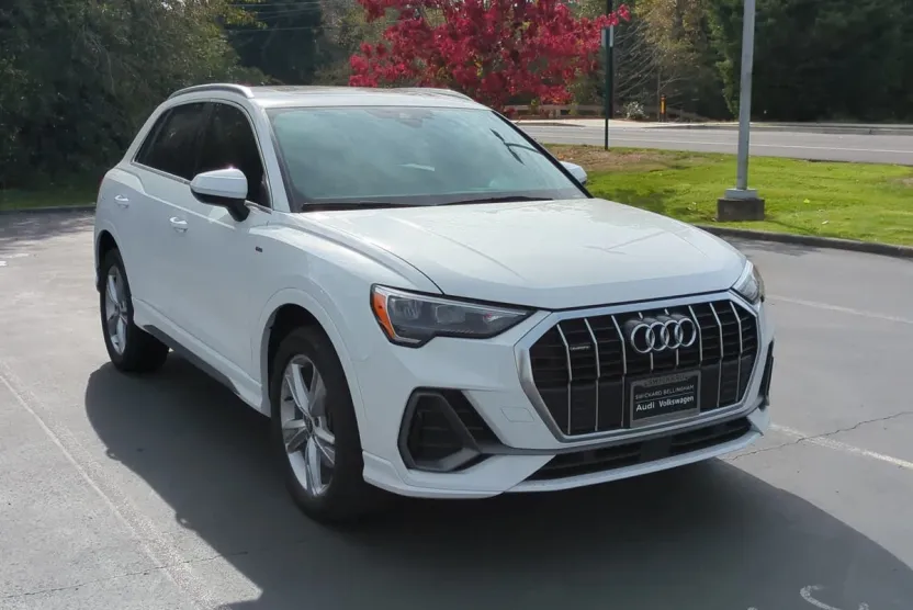 2022 Audi Q3 S line Premium 45 TFSI photo 1