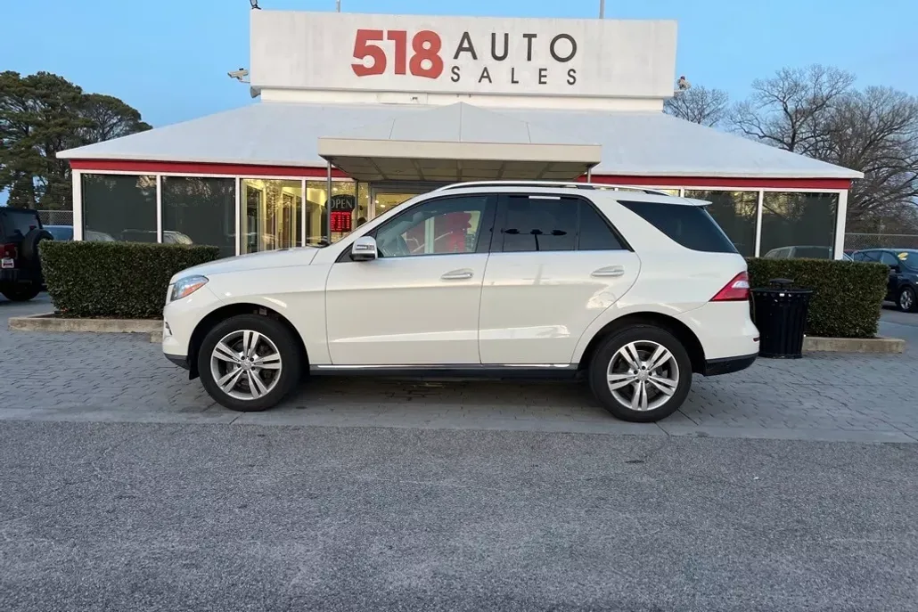 2013 Mercedes Benz ML 350 4MATIC photo 1